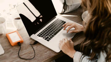 11 People Who Work in a Garden Shed - EasyShed