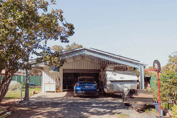 Single Garage with Garaport 