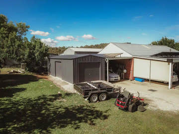 Spacious Workshop Shed