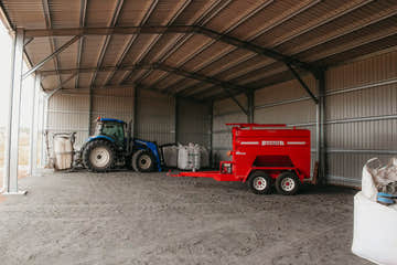 Spacious Big Shed with Open Bays Infront