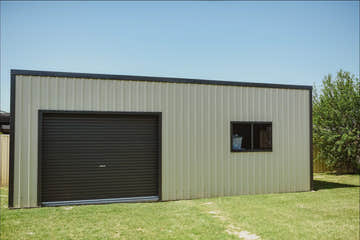 Big Shed with Skillion Roof and Motorised Roller Door