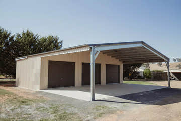 Easyshed Big Shed with Garaport and Gable Roof