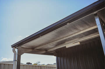 Big Shed with Downpipe and Extended Cover on the side
